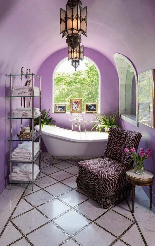 phòng tắm màu tím