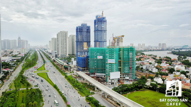 Xa lộ Hà Nội do CII làm nhà đầu tư đã được mở rộng gấp nhiều lần, kéo theo thị trường địa ốc dọc tuyến bùng nổ nhiều năm qua 